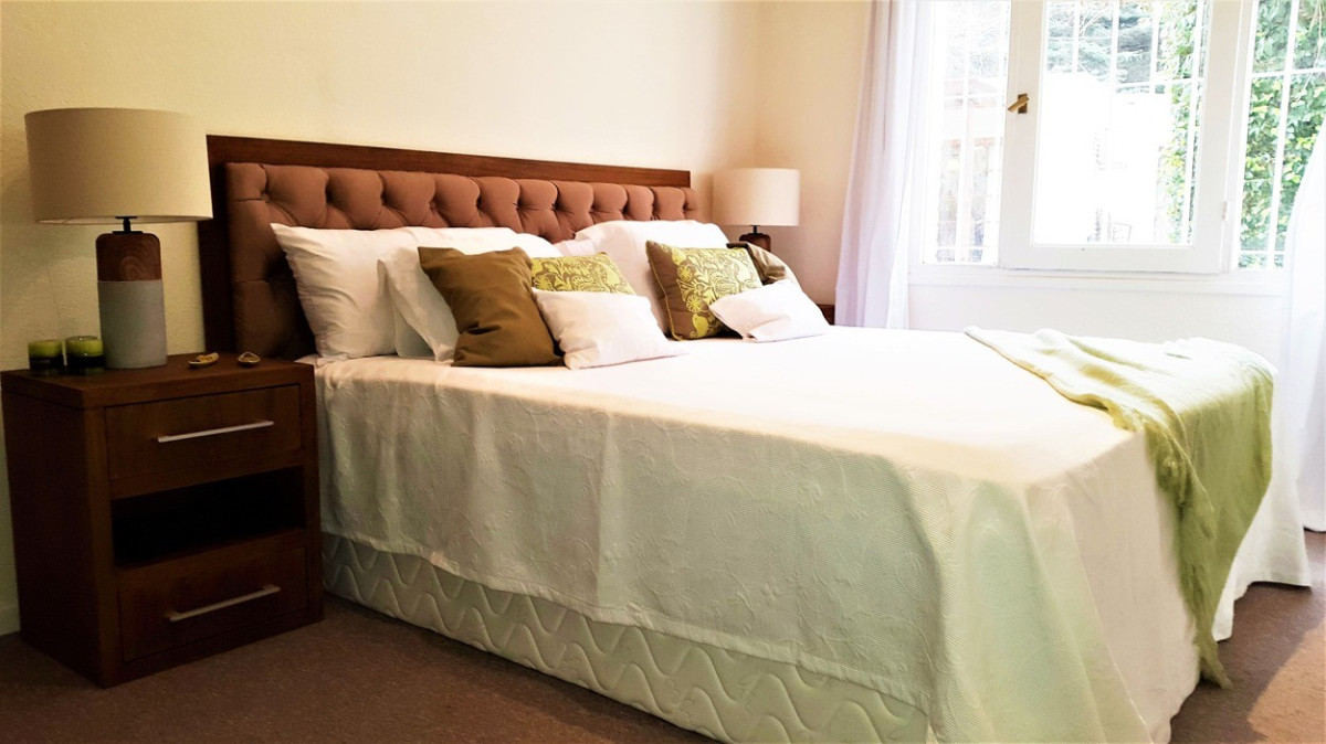 Casa ID.209 - Elegante Casa 4 Dormitorios y Dep