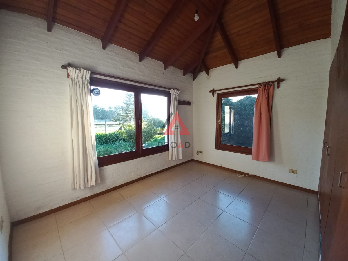 Casa ID.2 - Gran casa a solo 100 mts de la ruta interbalnearia con 1040 mts2 de terreno