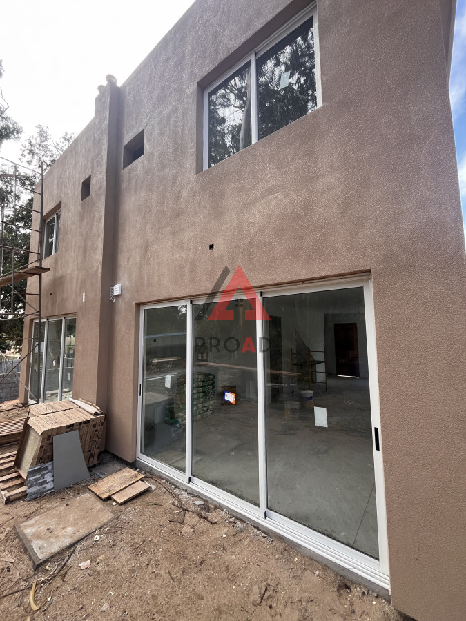 Casa ID.19 - Viví a 1 cuadras del mar, en una hermosa casa, ubicada en OCEAN PARK! 