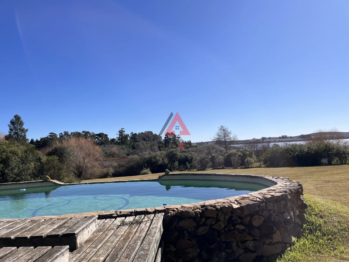 Chacra ID.42 - Chacra en el pejerrey frente a la laguna, 6 dormitorios 6 baños 