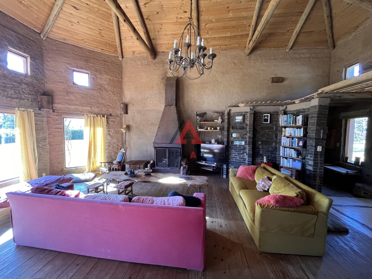 Chacra ID.42 - Chacra en el pejerrey frente a la laguna, 6 dormitorios 6 baños 