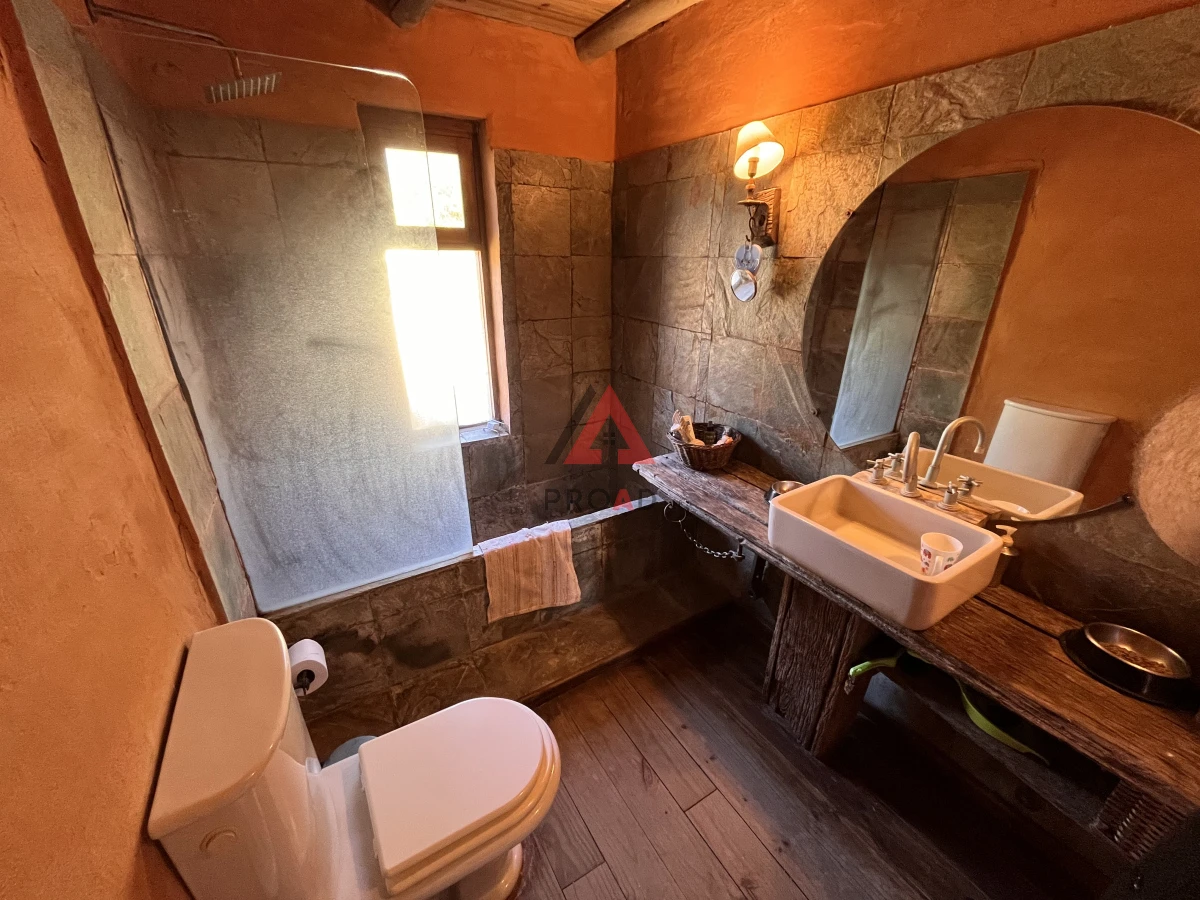 Chacra ID.42 - Chacra en el pejerrey frente a la laguna, 6 dormitorios 6 baños 