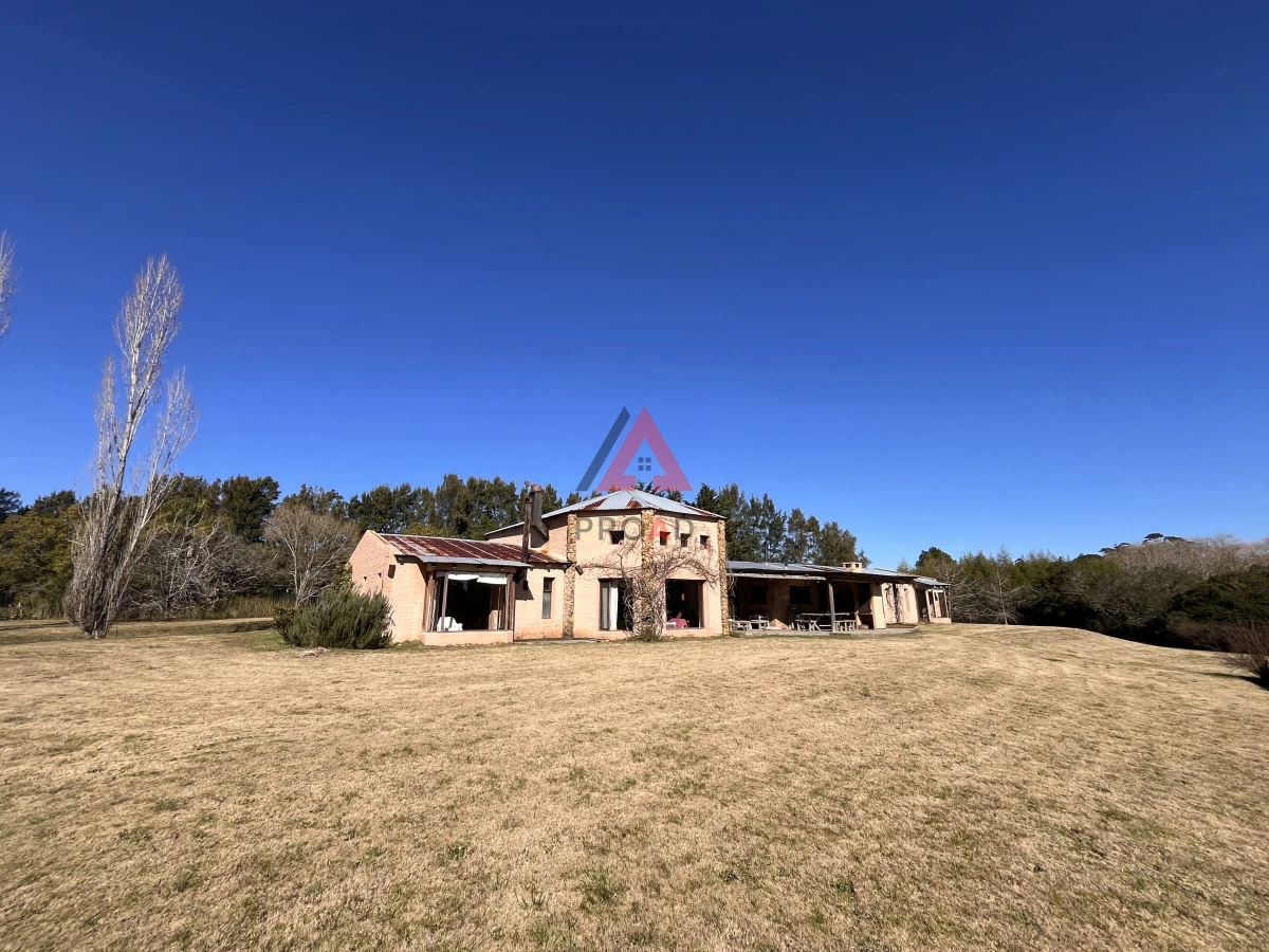 Chacra ID.42 - Chacra en el pejerrey frente a la laguna, 6 dormitorios 6 baños 