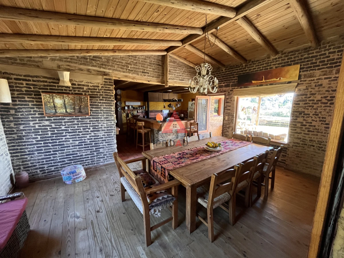 Chacra ID.42 - Chacra en el pejerrey frente a la laguna, 6 dormitorios 6 baños 