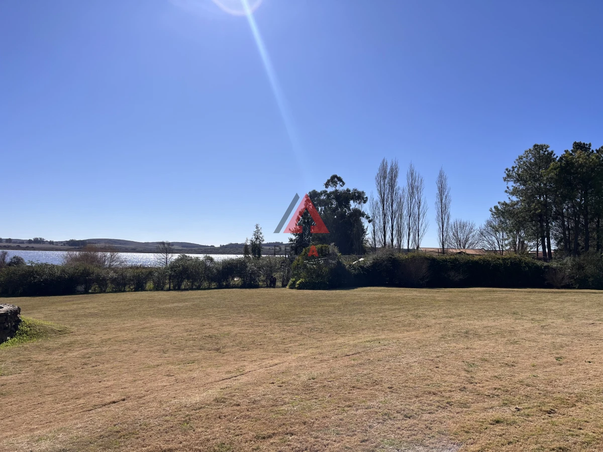 Chacra ID.42 - Chacra en el pejerrey frente a la laguna, 6 dormitorios 6 baños 