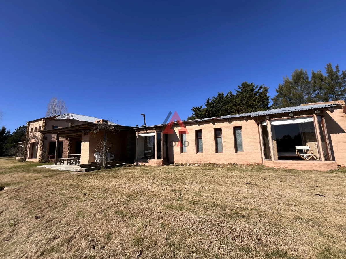 Chacra ID.42 - Chacra en el pejerrey frente a la laguna, 6 dormitorios 6 baños 