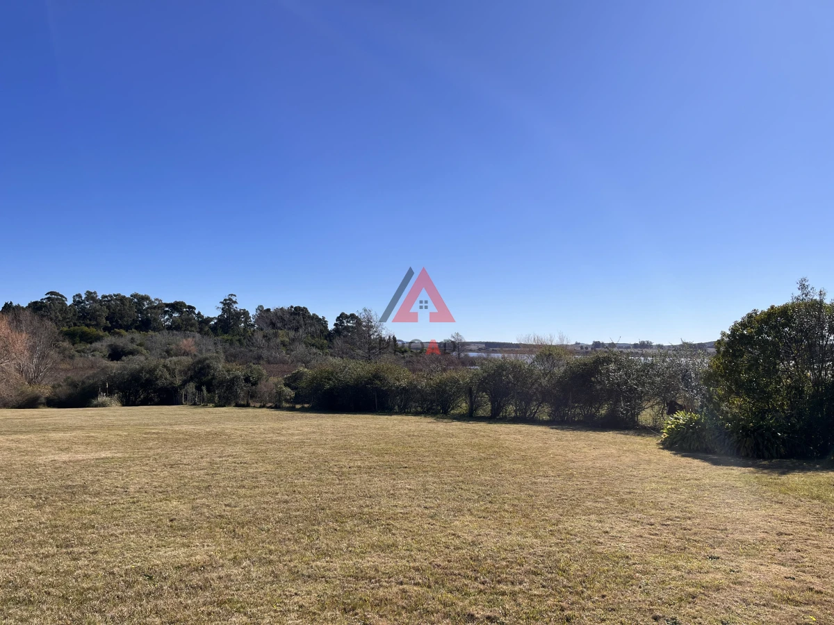 Chacra ID.42 - Chacra en el pejerrey frente a la laguna, 6 dormitorios 6 baños 