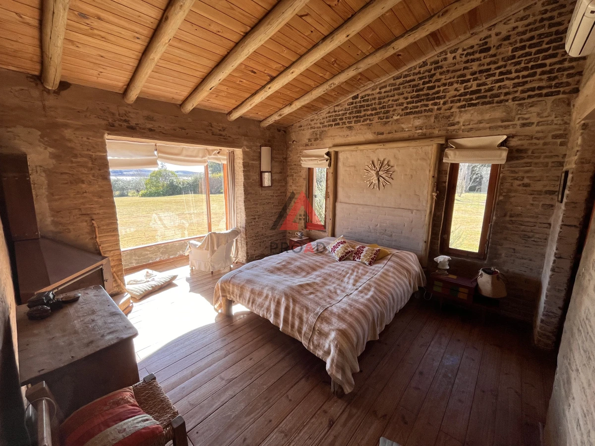 Chacra ID.42 - Chacra en el pejerrey frente a la laguna, 6 dormitorios 6 baños 