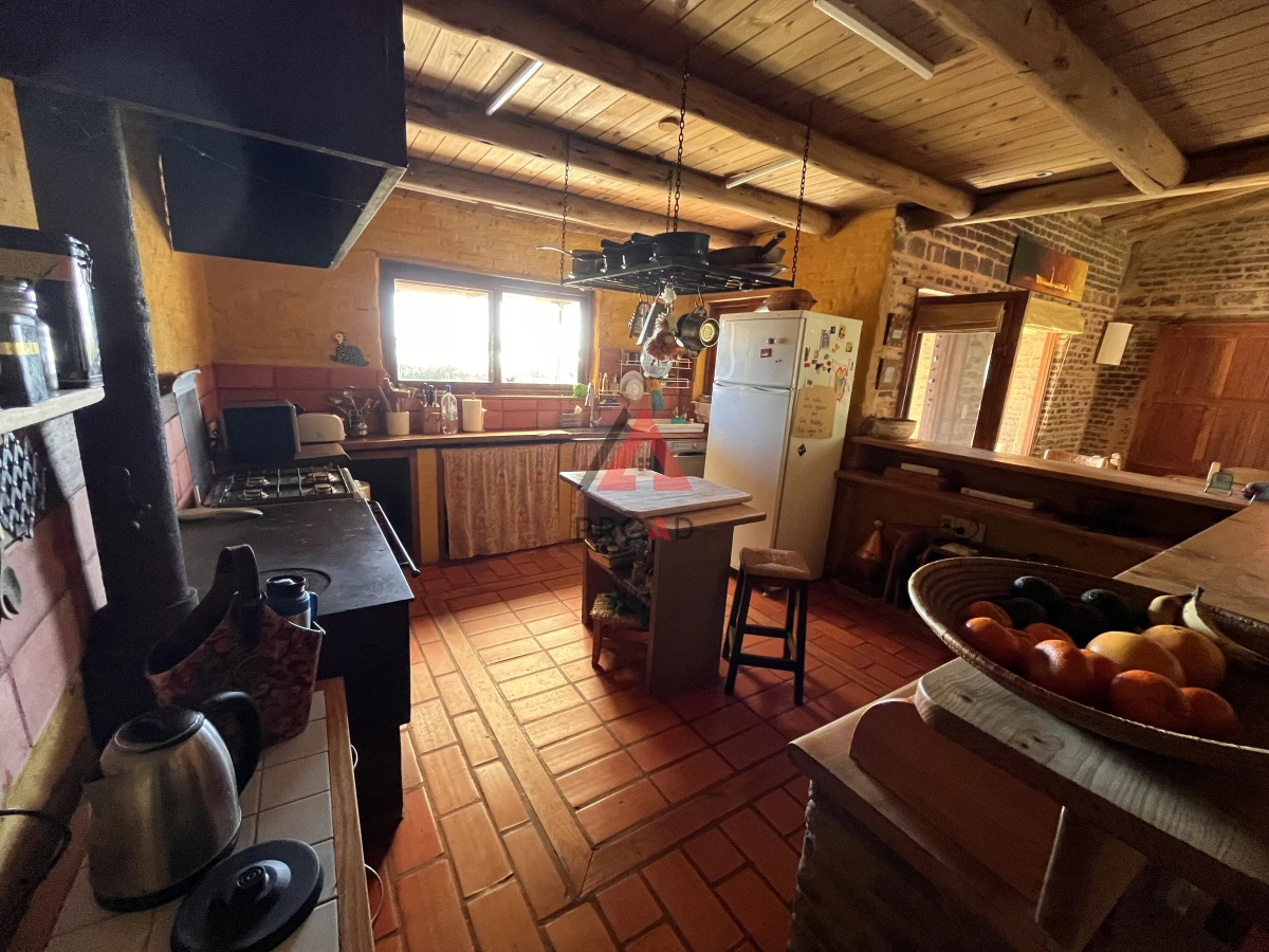 Chacra ID.42 - Chacra en el pejerrey frente a la laguna, 6 dormitorios 6 baños 