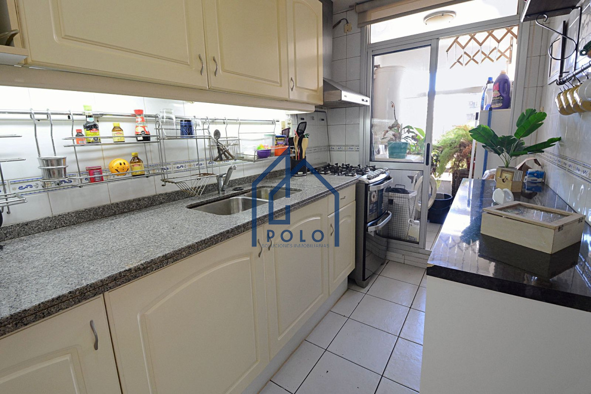 Apartamento ID.76 - VENTA DE APARTAMENTO 2 DORMITORIOS, 2 BAÑOS Y GGE - TRES CRUCES. Montevideo Uruguay.