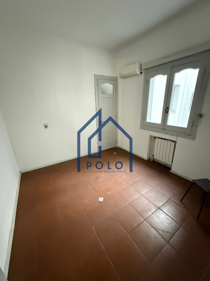 Apartamento ID.130 - Muy bien ubicado! Venta apartamento en Pocitos 4 dormitorios! 