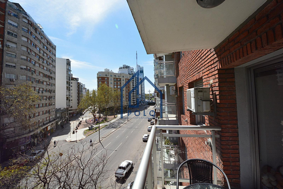 Apartamento ID.76 - VENTA DE APARTAMENTO 2 DORMITORIOS, 2 BAÑOS Y GGE - TRES CRUCES. Montevideo Uruguay.