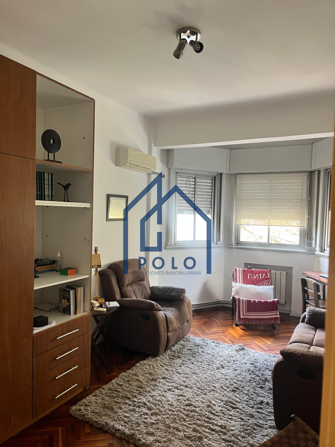 Apartamento ID.130 - Muy bien ubicado! Venta apartamento en Pocitos 4 dormitorios! 