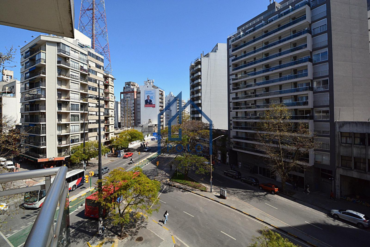 Apartamento ID.76 - VENTA DE APARTAMENTO 2 DORMITORIOS, 2 BAÑOS Y GGE - TRES CRUCES. Montevideo Uruguay.