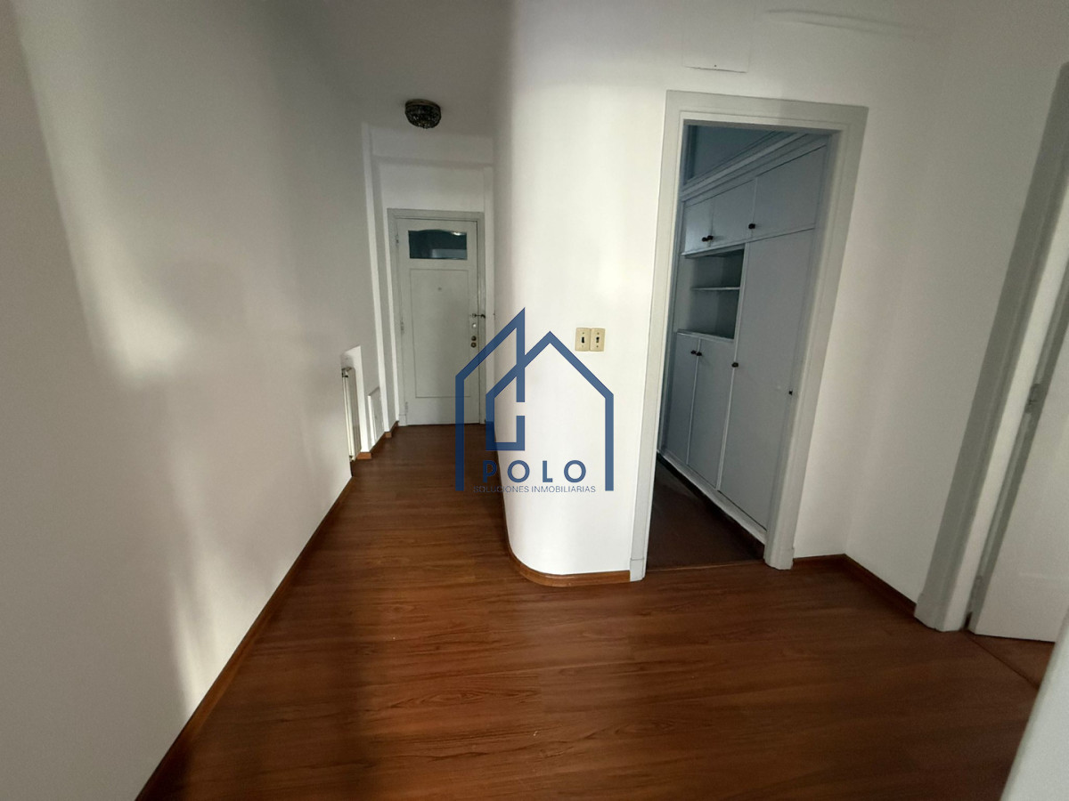 Apartamento ID.130 - Muy bien ubicado! Venta apartamento en Pocitos 4 dormitorios! 