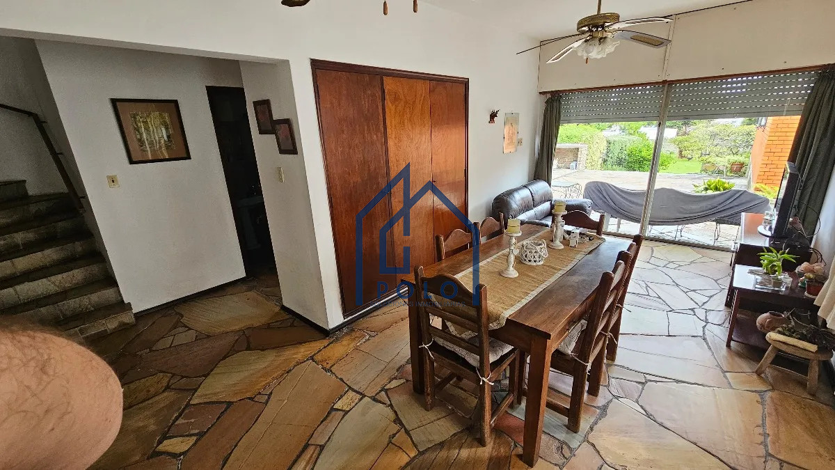 Casa ID.38 - Sólido Padrón Único en el Prado con Jardín y Entorno Inmejorable!
