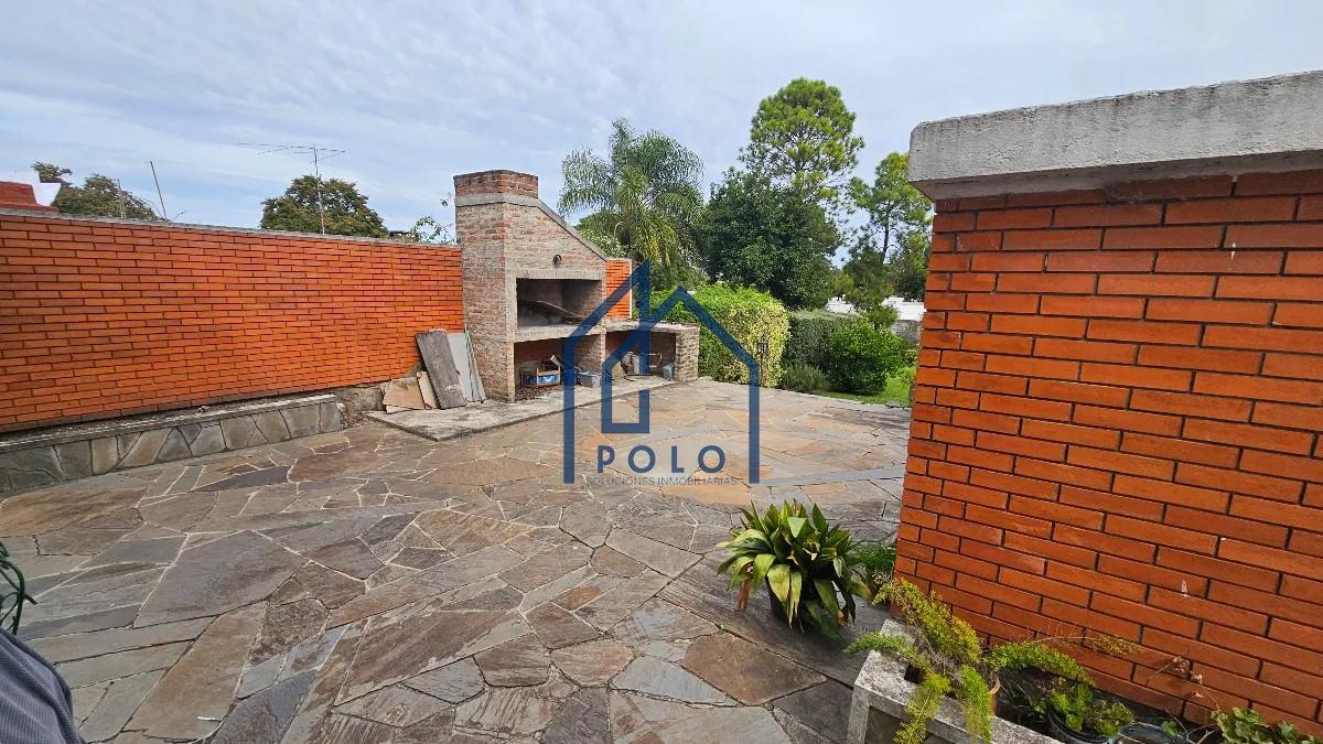Casa ID.38 - Sólido Padrón Único en el Prado con Jardín y Entorno Inmejorable!