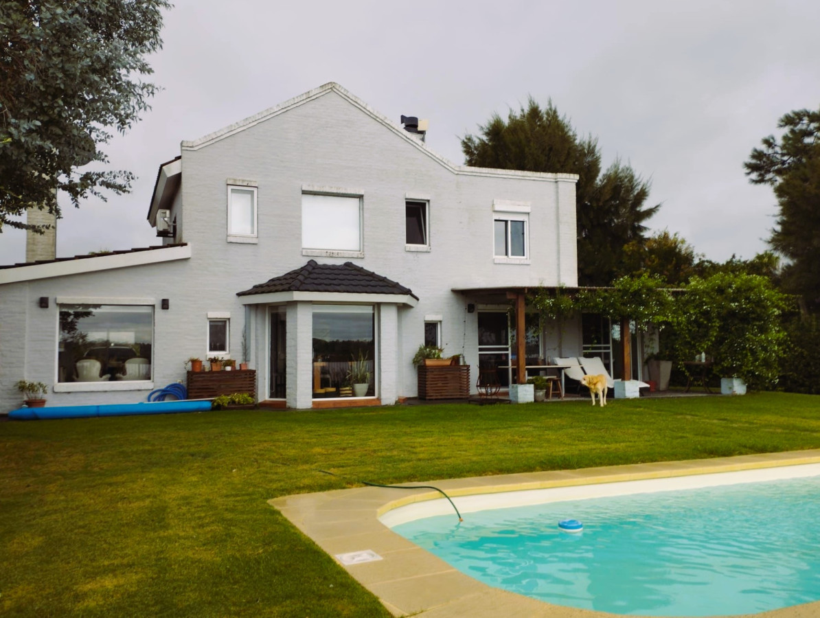 Exclusiva Casa en Barrio Privado