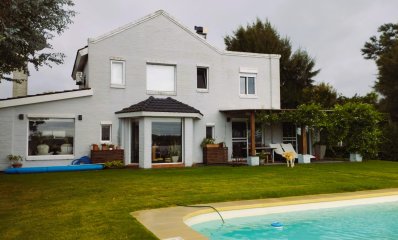 Exclusiva Casa en Barrio Privado