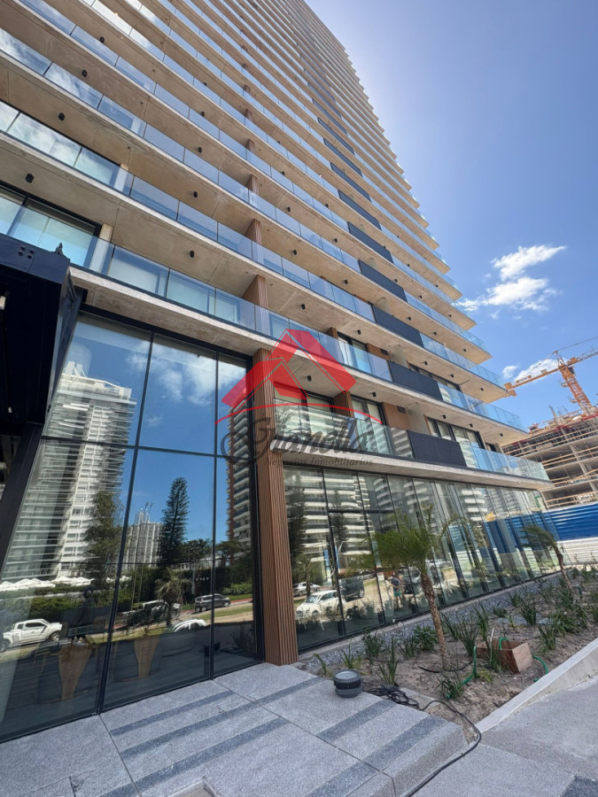 Apartamento ID.2176 - Apartamento en excelente torre con orientación y vistas en piso 10 