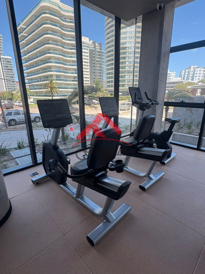 Apartamento ID.2176 - Apartamento en excelente torre con orientación y vistas en piso 10 