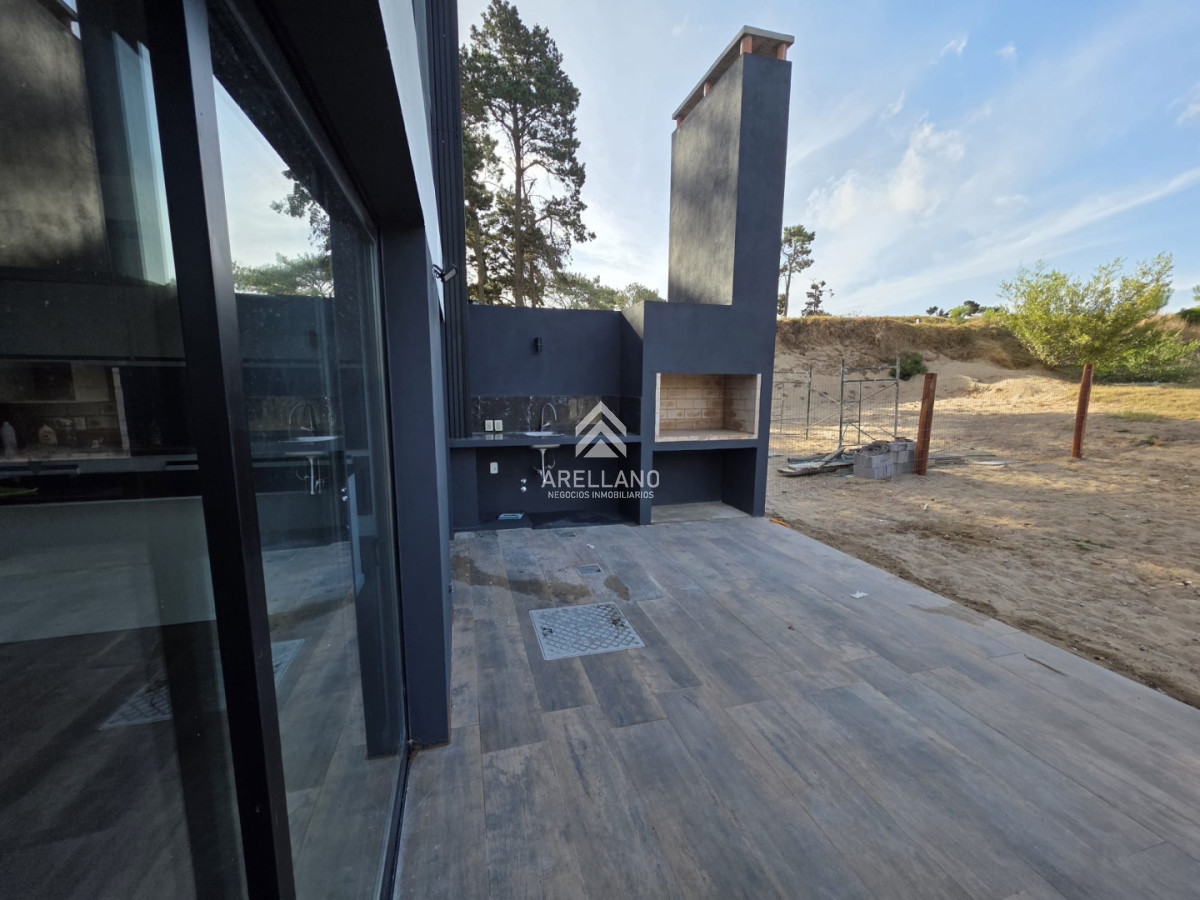 Casa ID.6086 - Casa a estrenar 3 Dorimtorios 100mt Mar 40 playa mansa