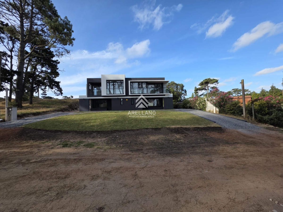 Casa ID.6086 - Casa a estrenar 3 Dorimtorios 100mt Mar 40 playa mansa