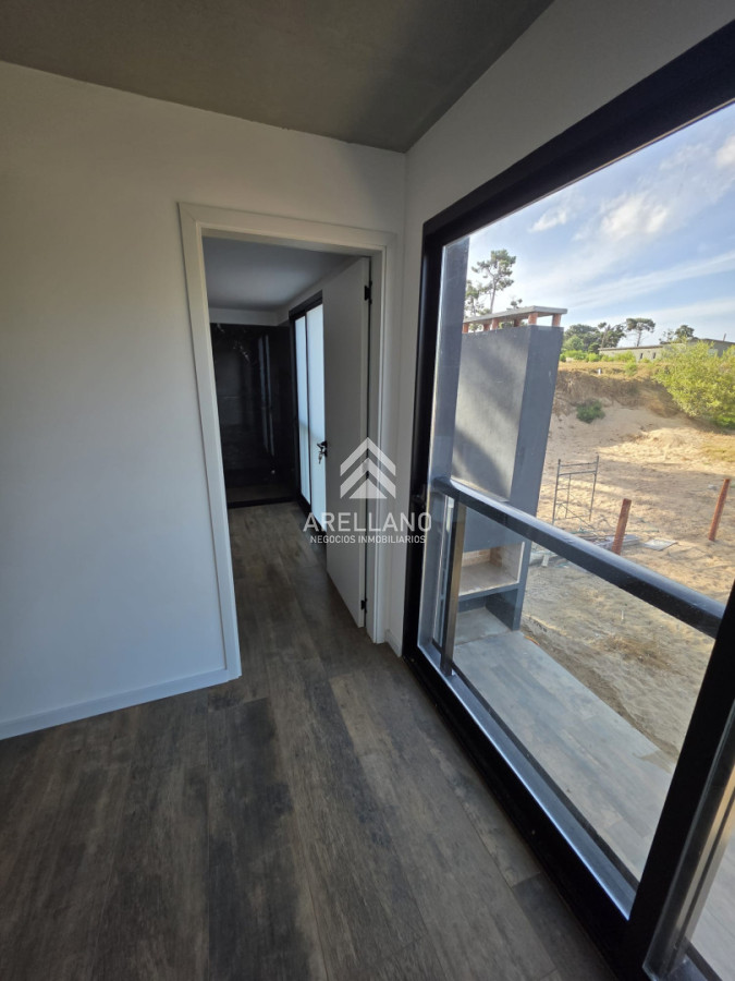 Casa ID.6086 - Casa a estrenar 3 Dorimtorios 100mt Mar 40 playa mansa