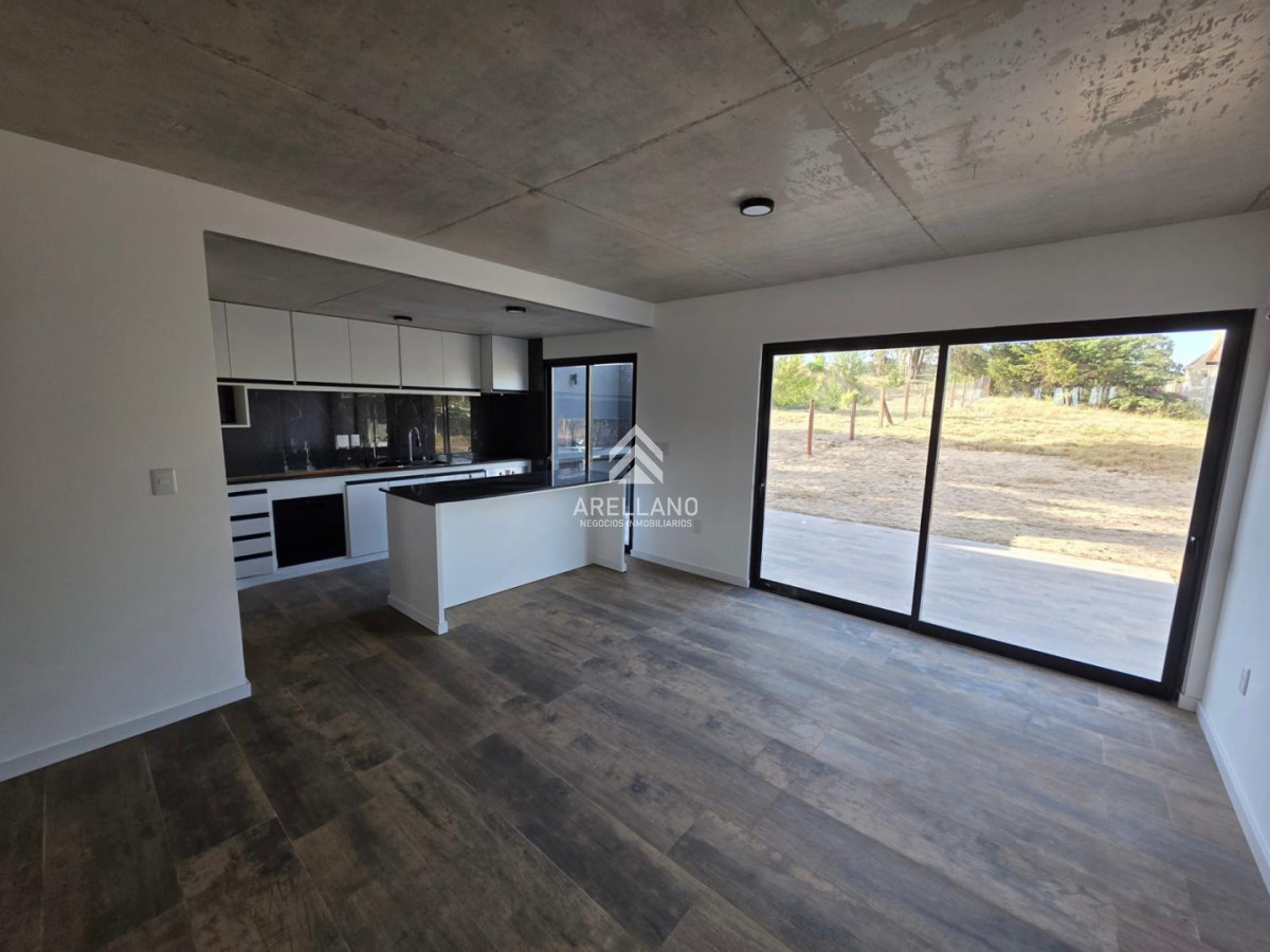 Casa ID.6086 - Casa a estrenar 3 Dorimtorios 100mt Mar 40 playa mansa
