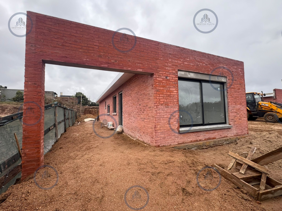 Casa a Estrenar 3 Dormitorios Pinares Construcción Tradicional — fotografía 1