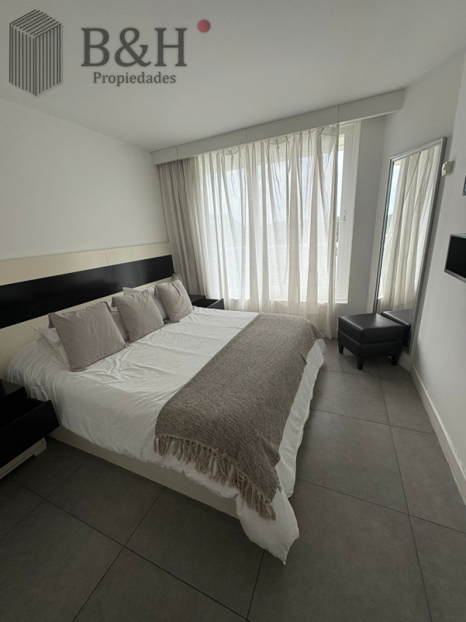 Apartamento ID.6244 - 1 Dormitorio de lujo Frente Punta a Shopping servicio Playa