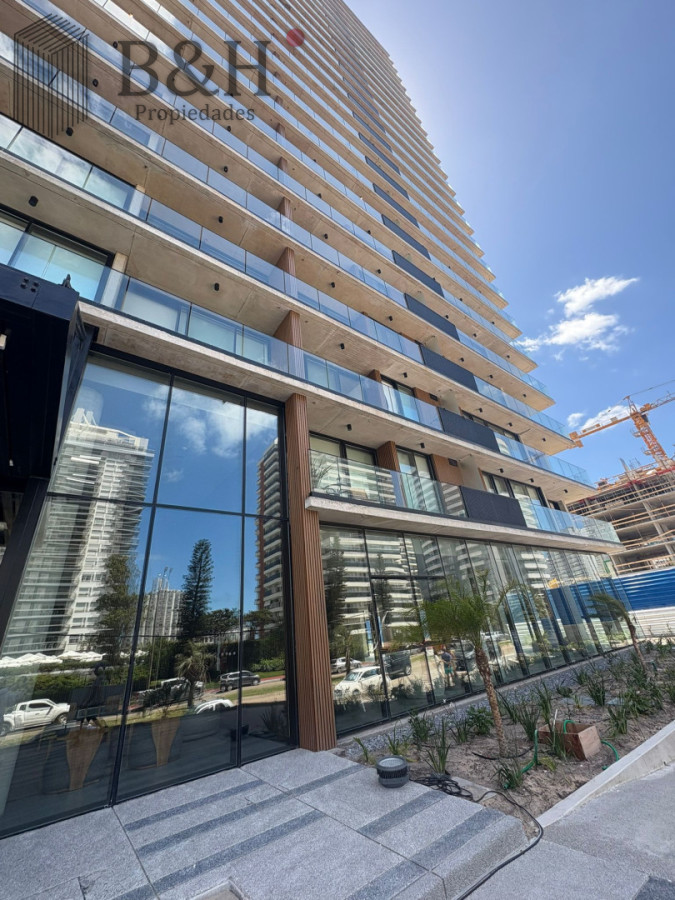 Apartamento ID.5290 - Torres del Este excelente orientación y vistas en piso 10 