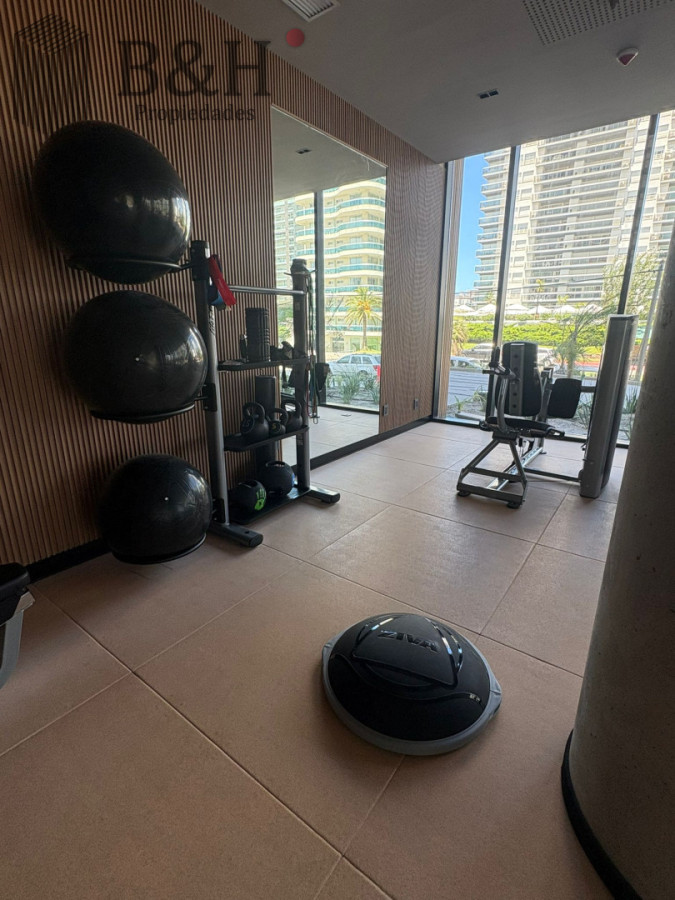 Apartamento ID.5290 - Torres del Este excelente orientación y vistas en piso 10 