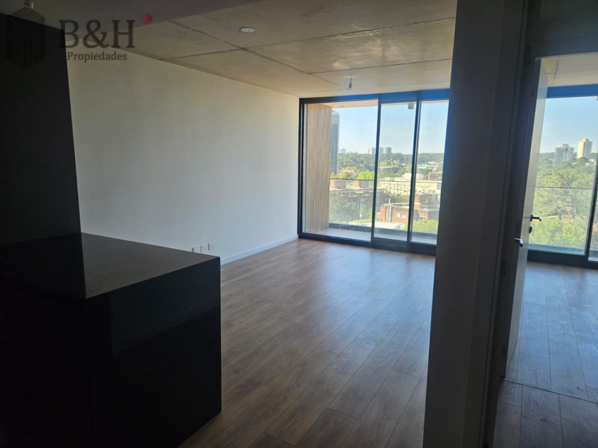 Apartamento ID.5290 - Torres del Este excelente orientación y vistas en piso 10 