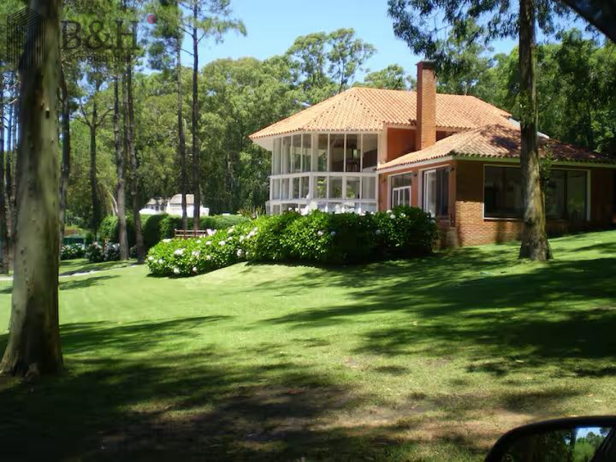 Casa ID.6150 - Chalet en Tenis Ranch en Alquiler Anual 3500 usd 