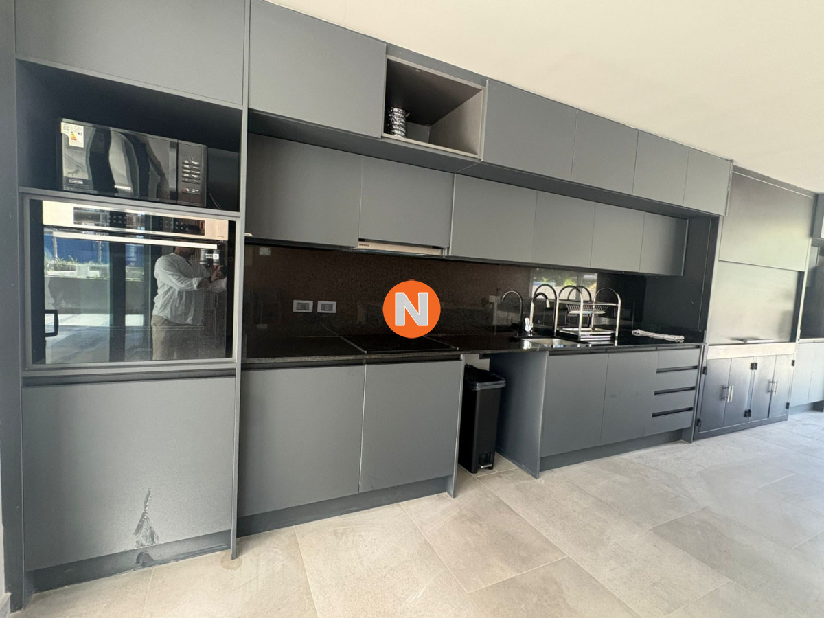 Apartamento Ref.225130 - Torres del Este excelente orientación y vistas en piso 10 