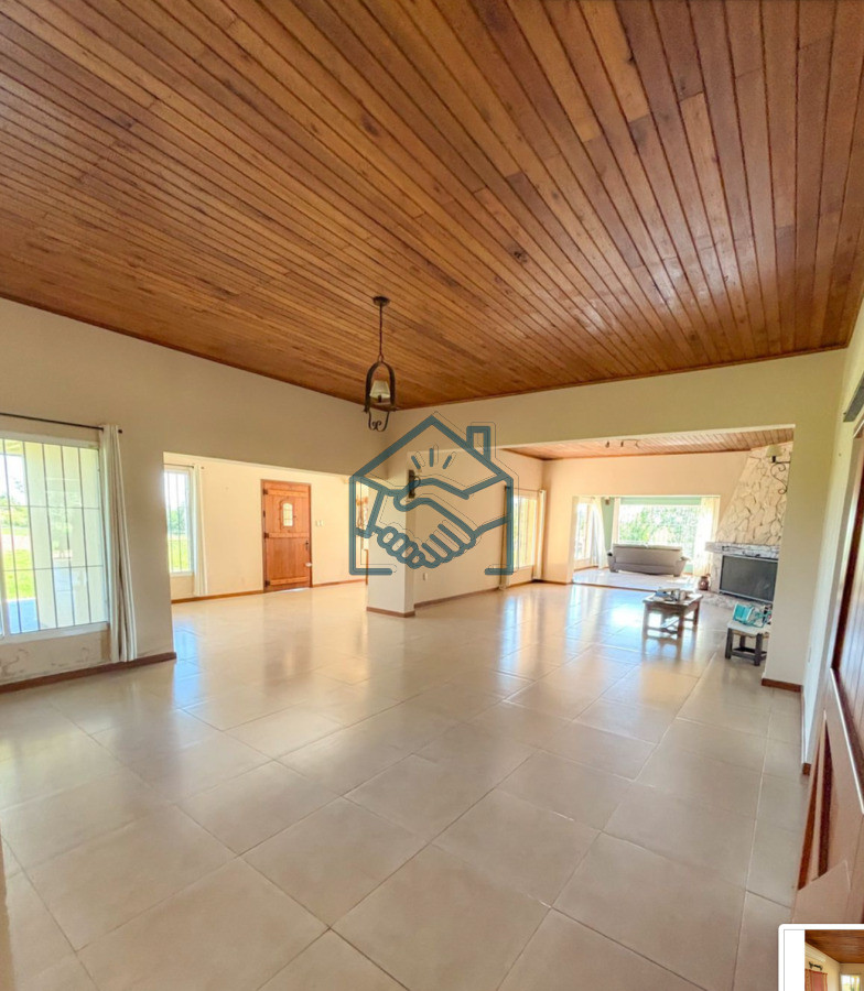 Chacra ID.1563/Chacra-24.779-m2-con-Challet-de-425m2-en-Zona-Residencial- - Chacra 24.779 m2 con Challet de 425m2 en Zona Residencial 