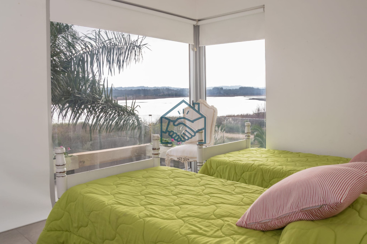 Chacra ID.1563/Chacra-24.779-m2-con-Challet-de-425m2-en-Zona-Residencial- - Chacra 24.779 m2 con Challet de 425m2 en Zona Residencial 