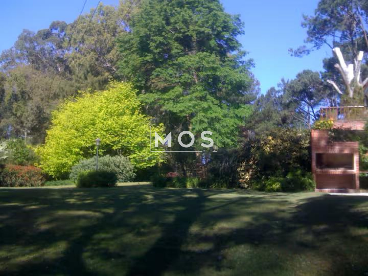 Casa ID.3257 - Chalet en Tenis Ranch en Alquiler Anual 3200 usd 