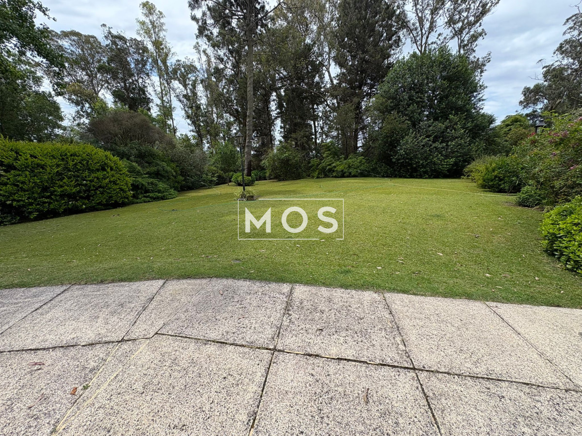 Casa ID.3257 - Chalet en Tenis Ranch en Alquiler Anual 3200 usd 