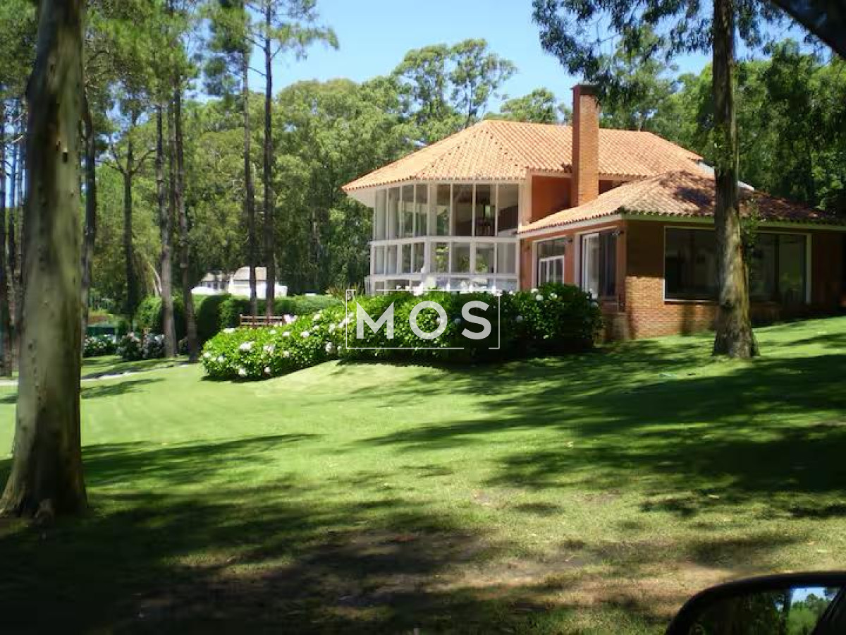 Casa ID.3257 - Chalet en Tenis Ranch en Alquiler Anual 3200 usd 