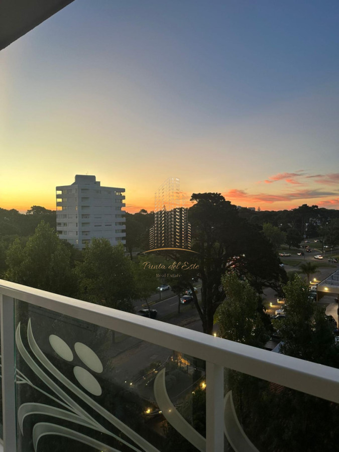 Apartamento ID.1089 - Apartamento en venta en Punta del Este, excelentes servicios!