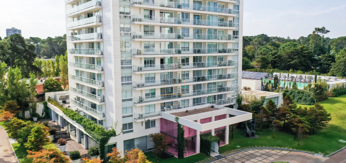 Apartamento ID.1089 - Apartamento en venta en Punta del Este, excelentes servicios!