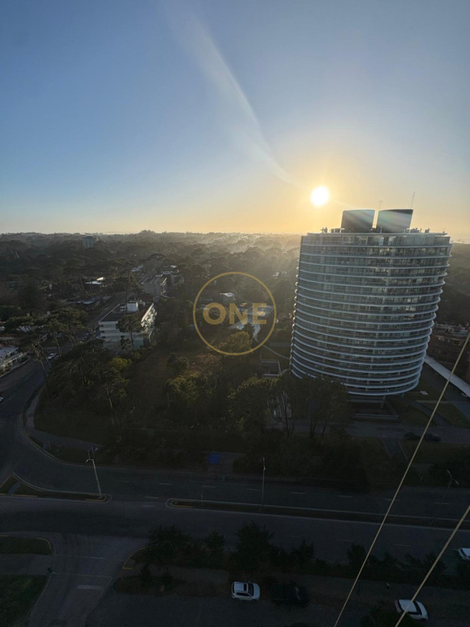 Apartamento ID.2236 - Apartamento de Lujo 3 Dormitorios 3 baños piso alto vistas