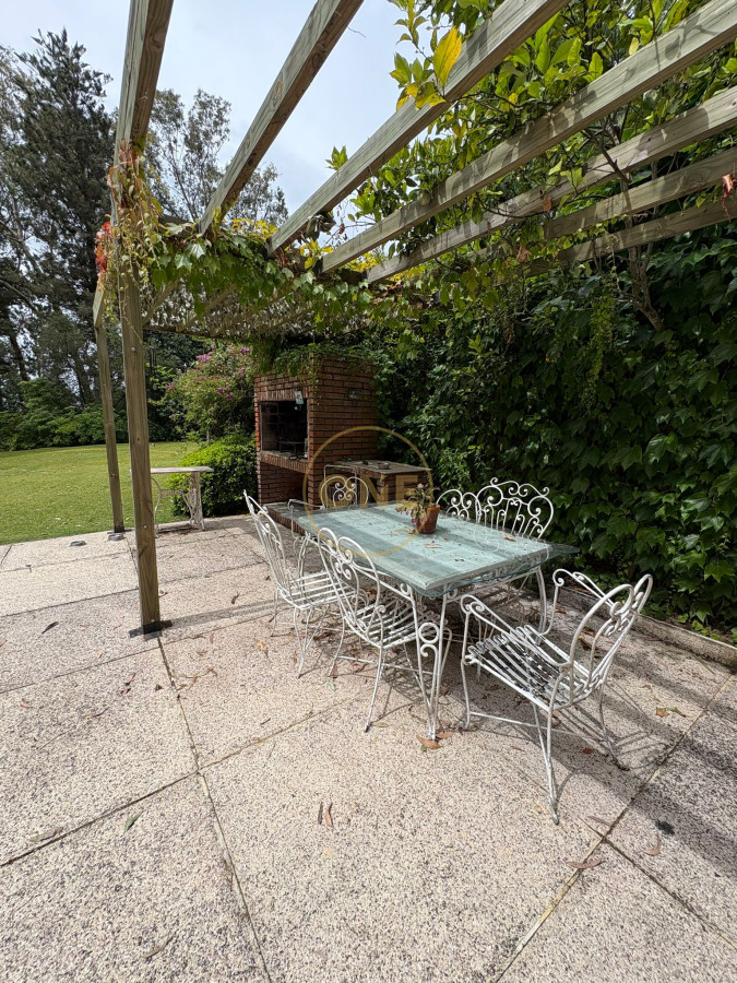 Casa ID.2260 - Chalet en Tenis Ranch en Venta o Alquiler Anual 3200 usd 