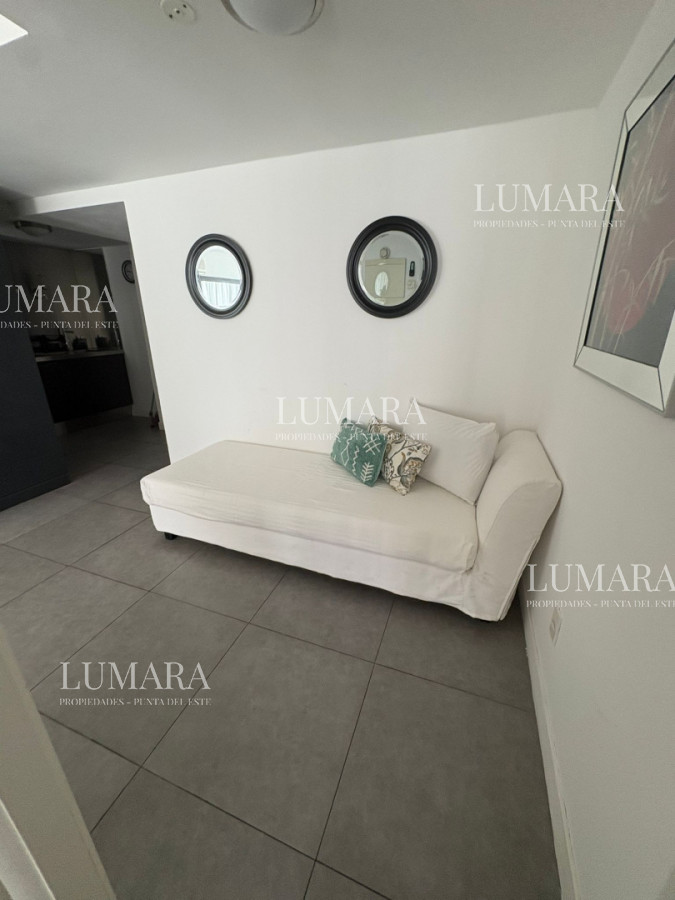 Apartamento ID.3215 - 1 Dormitorio de lujo Frente Punta a Shopping servicio Playa