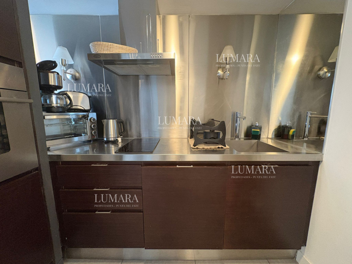 Apartamento ID.3215 - 1 Dormitorio de lujo Frente Punta a Shopping servicio Playa