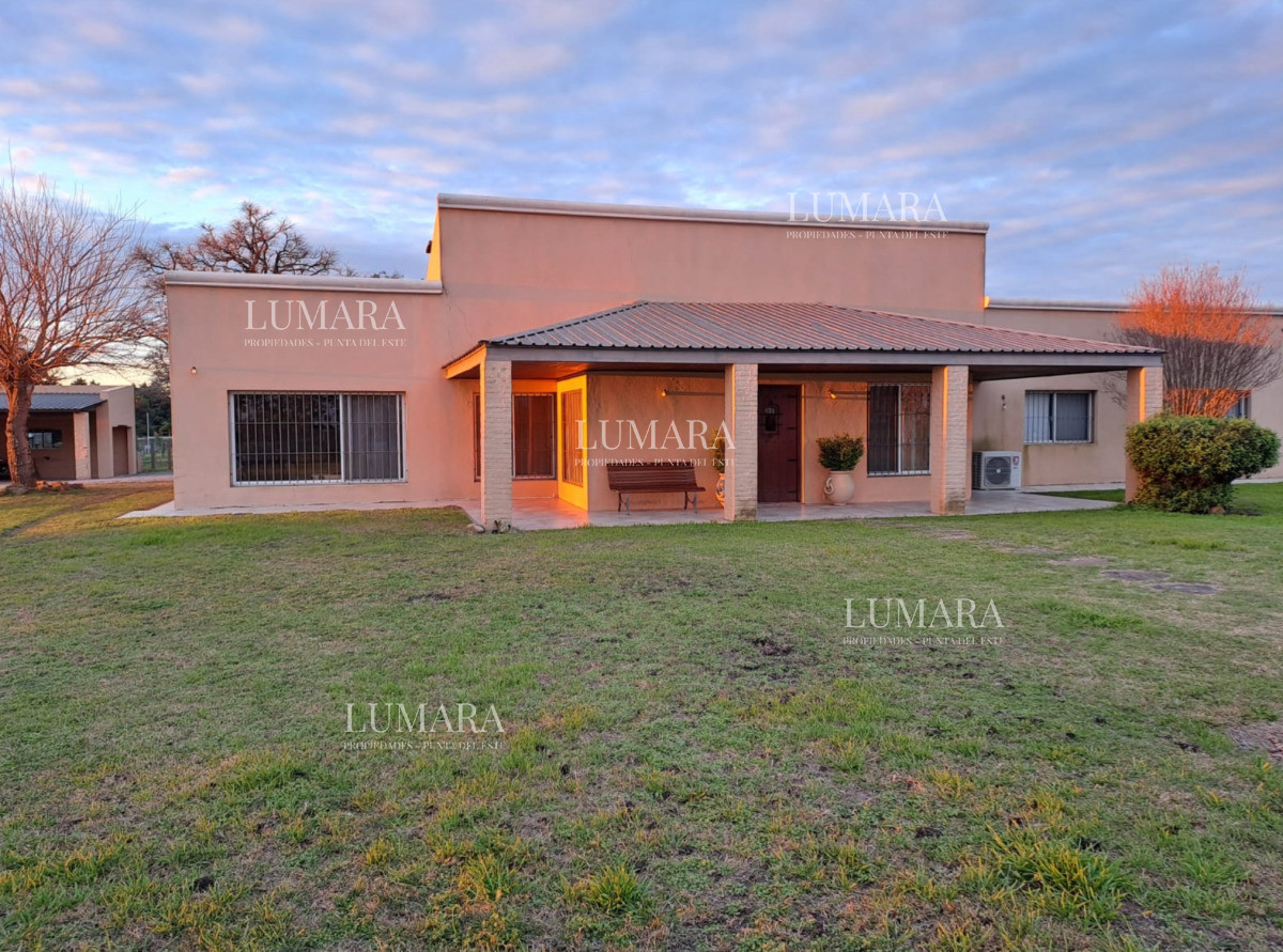 Chacra ID.3766 - Chacra 24.779 m2 con Challet de 425m2 en Zona Residencial 