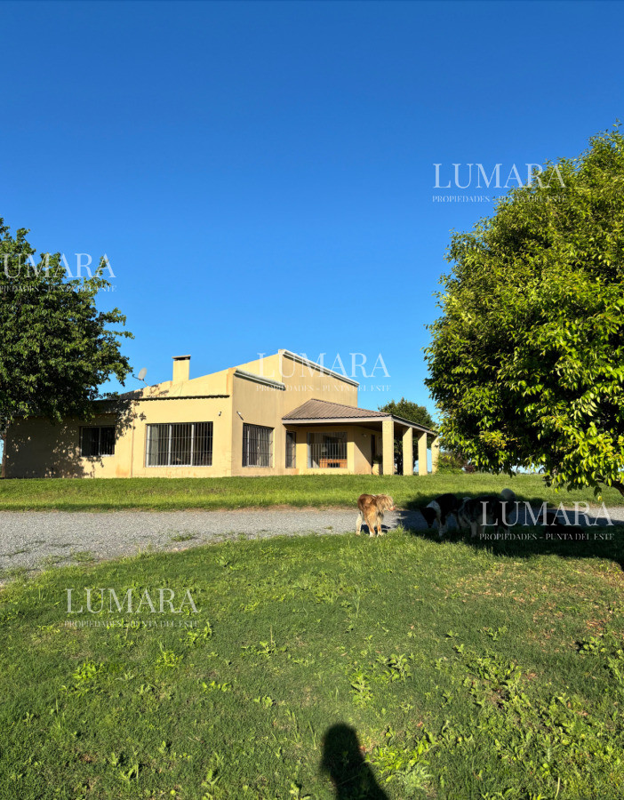 Chacra ID.3766 - Chacra 24.779 m2 con Challet de 425m2 en Zona Residencial 