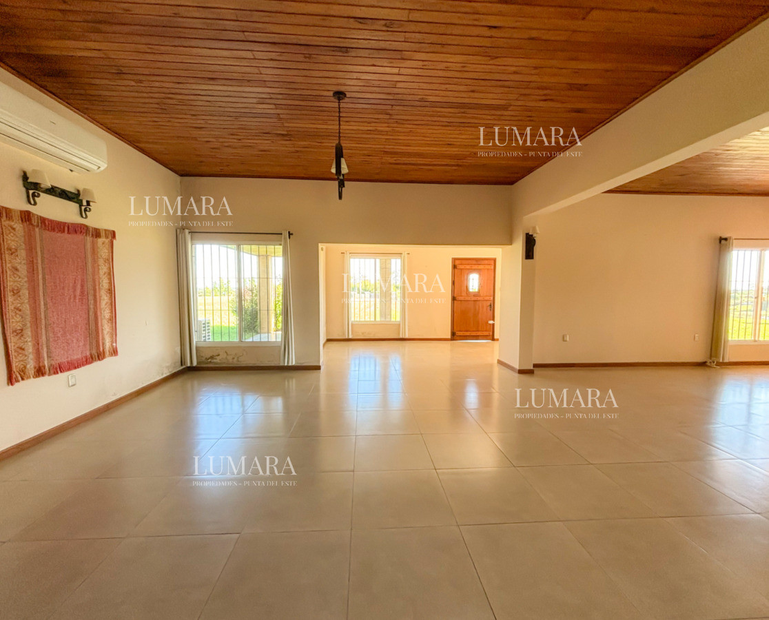 Chacra ID.3766 - Chacra 24.779 m2 con Challet de 425m2 en Zona Residencial 